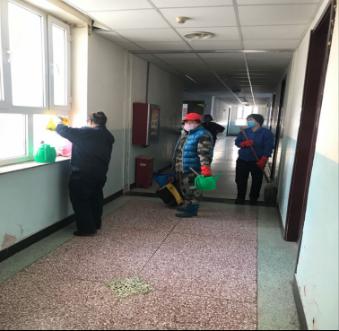 辛勤的保洁阿姨们 辛勤的保洁阿姨们